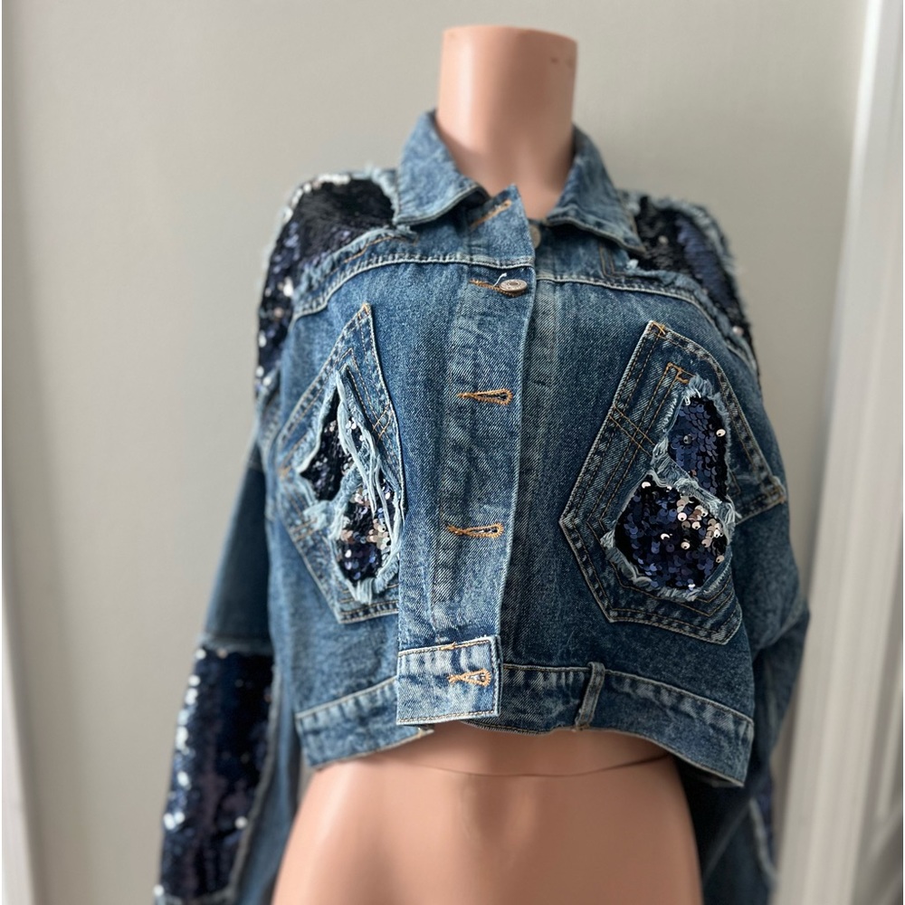 Jacket with sequins print